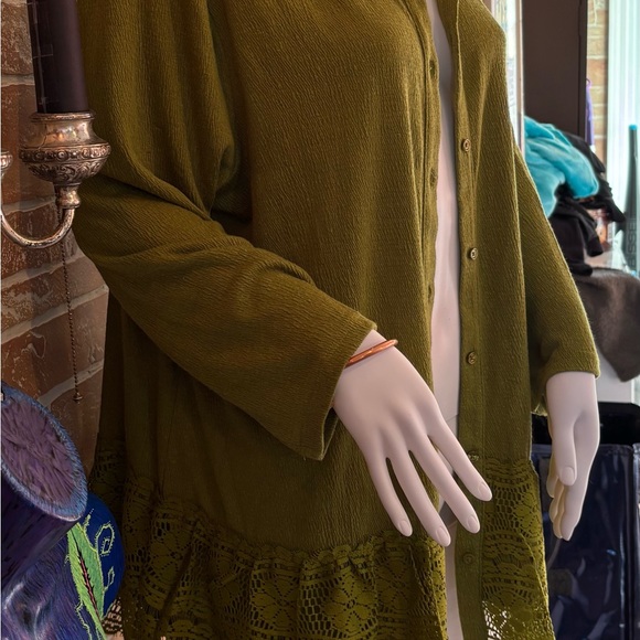 Logo Linens 3/4 Sleeve Cardigan With Crochet Lace - Picture 2 of 13